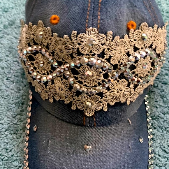 Dazzled Jean Hat 🧢 - Picture 2 of 3